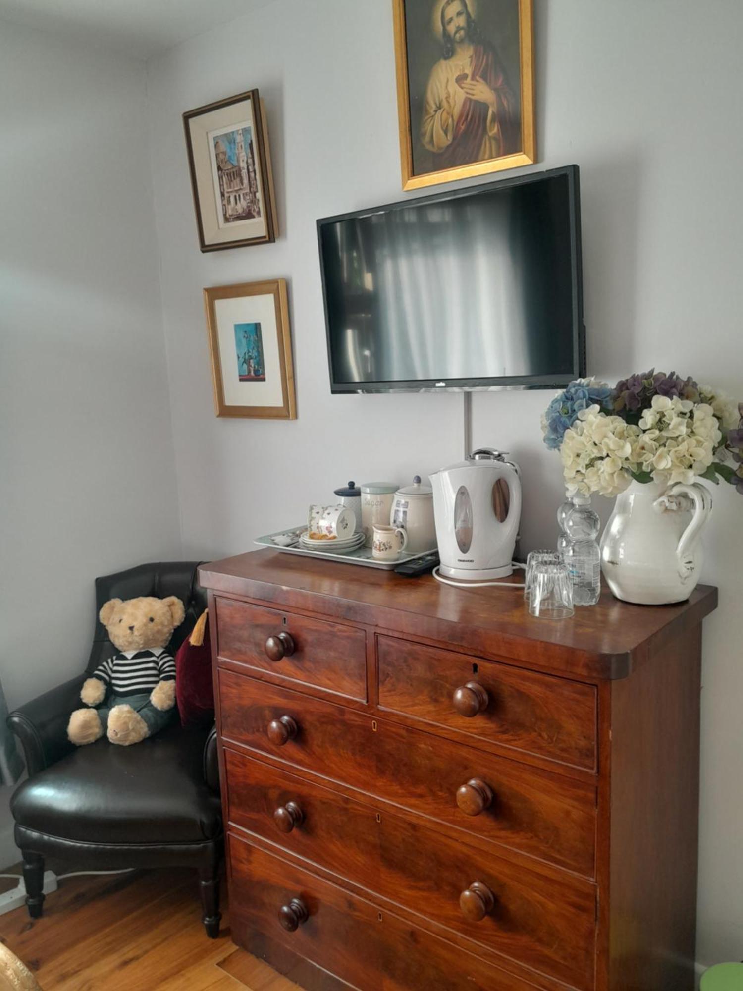 Saint Martin'S Bed And Breakfast Бандън Екстериор снимка