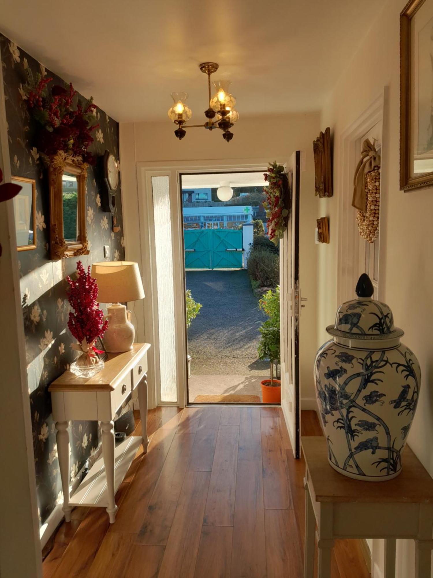 Saint Martin'S Bed And Breakfast Бандън Екстериор снимка